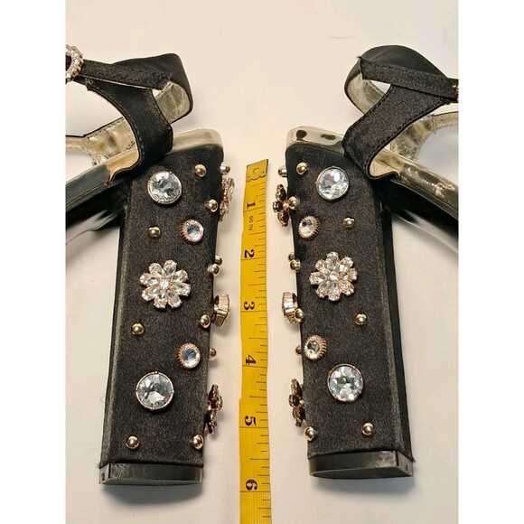 NEW AZALEA WANG Feather & Crystal Ankle Strap Rivet Platform Sandals Size 7.5 - Picture 10 of 12